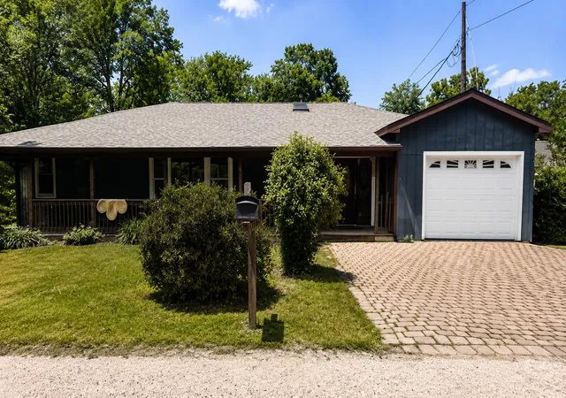 Photo 2 of Single family home for sale at 518 Rae Ave, Lake Villa, IL 60046 | MLS# 12759751 | Listing updated on 2026-10-07