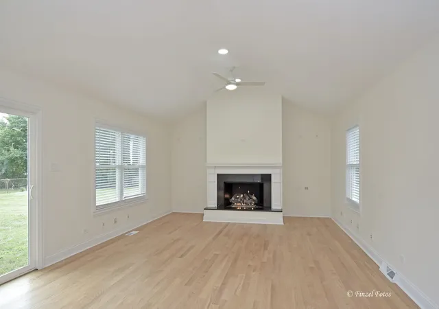 Photo 2 of Single family home for sale at 1713 Oak St, St. Charles, IL 60174 | MLS# 12759760 | Listing updated on 2026-09-21