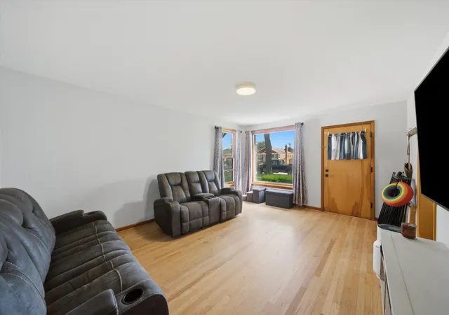 Photo 4 of Single family home for sale at 3536 Ernst St, Franklin Park, IL 60131 | MLS# 12759762 | Listing updated on 2026-09-21