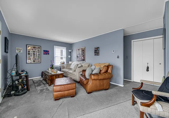 Photo 3 of Single family home for sale at 809 Westshire Dr, Joliet, IL 60435 | MLS# 12759769 | Listing updated on 2026-09-30