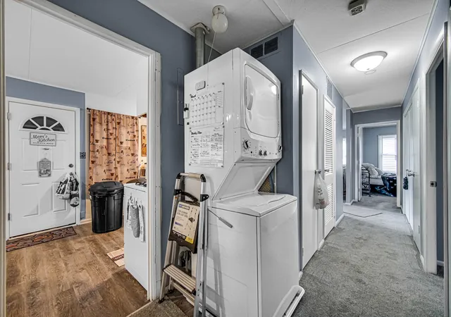 Photo 4 of Single family home for sale at 809 Westshire Dr, Joliet, IL 60435 | MLS# 12759769 | Listing updated on 2026-09-30