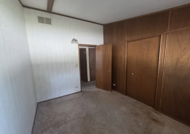 Photo 3 of Sale Pending at 433 25th Avenue, East Moline, IL 61244 | MLS# 12759771 | Listing updated on 2026-10-01