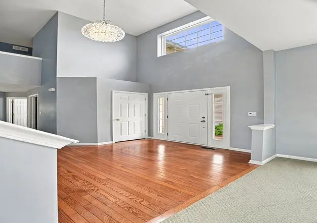 Photo 4 of Single family home for sale at 6900 Twin Fls Dr, Plainfield, IL 60586 | MLS# 12759773 | Listing updated on 2026-09-24