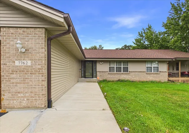 Photo 4 of Single family home for sale at 7762 Towermont Dr, Rockford, IL 61102 | MLS# 12759775 | Listing updated on 2026-09-21
