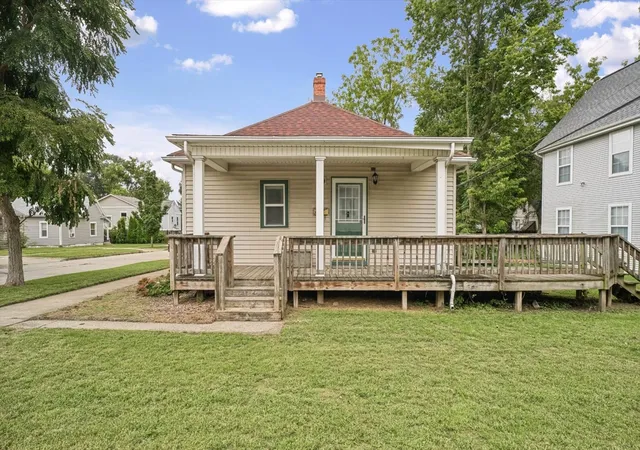 Photo 1 of Single family home for sale at 1102 S State St, Champaign, IL 61820 | MLS# 12759779 | Listing updated on 2026-10-01