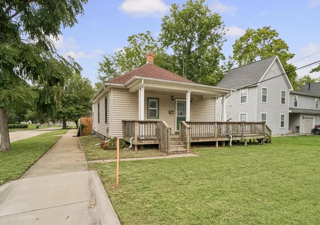 Photo 2 of Single family home for sale at 1102 S State St, Champaign, IL 61820 | MLS# 12759779 | Listing updated on 2026-10-01