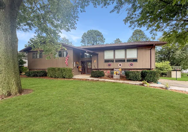 Photo 1 of Sale Pending at 365 Highland Dr, Rantoul, IL 61866 | MLS# 12759784 | Listing updated on 2026-09-20