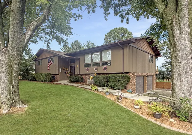 Photo 2 of Sale Pending at 365 Highland Dr, Rantoul, IL 61866 | MLS# 12759784 | Listing updated on 2026-09-20