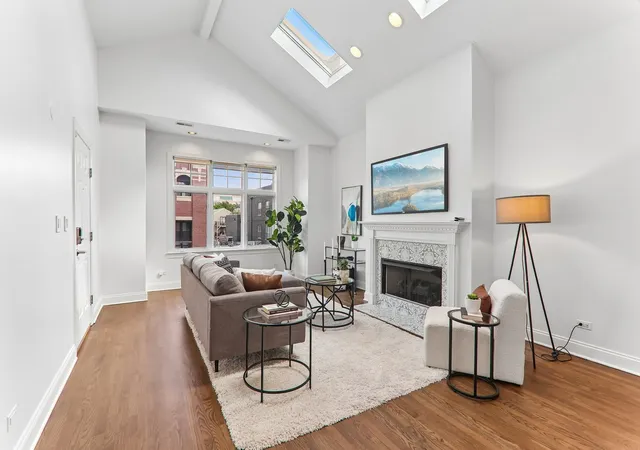 Photo 1 of Condo for sale at 2846 N Halsted St #4S, Chicago, IL 60657 | MLS# 12759787 | Listing updated on 2026-09-24