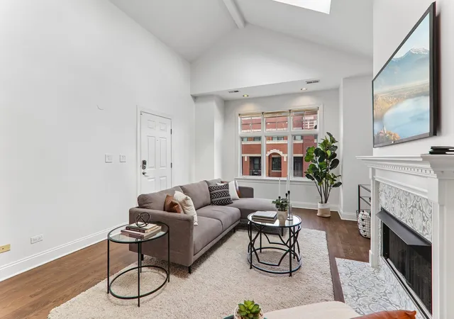 Photo 2 of Condo for sale at 2846 N Halsted St #4S, Chicago, IL 60657 | MLS# 12759787 | Listing updated on 2026-09-24
