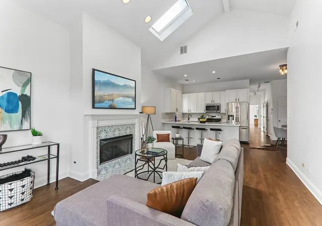 Photo 3 of Condo for sale at 2846 N Halsted St #4S, Chicago, IL 60657 | MLS# 12759787 | Listing updated on 2026-09-24