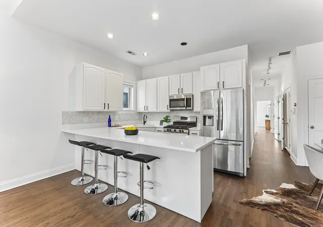 Photo 4 of Condo for sale at 2846 N Halsted St #4S, Chicago, IL 60657 | MLS# 12759787 | Listing updated on 2026-09-24