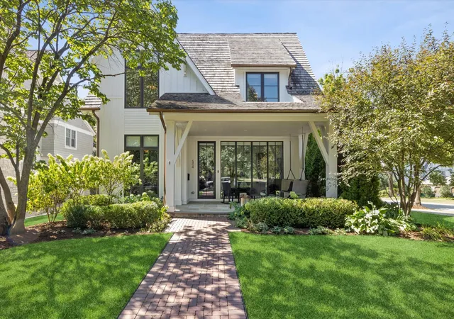 Photo 1 of Mansion for sale at 504 S Lincoln St, Hinsdale, IL 60521 | MLS# 12759790 | Listing updated on 2026-09-23