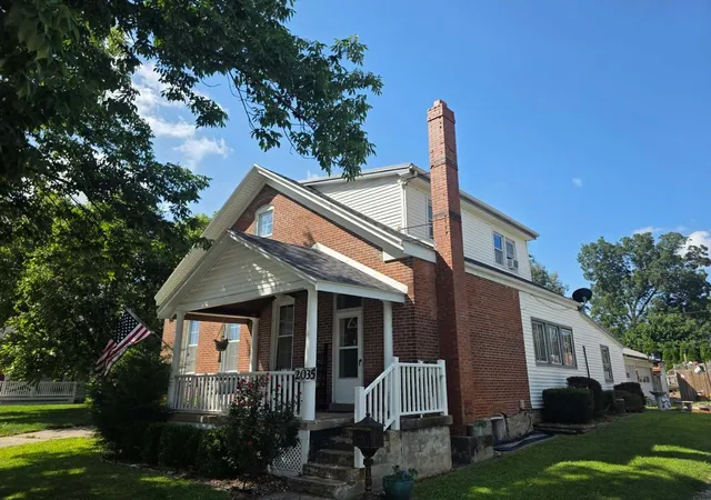 Photo 1 of Single family home for sale at 2035 Elm St, Quincy, IL 62301 | MLS# 12759791 | Listing updated on 2026-09-26