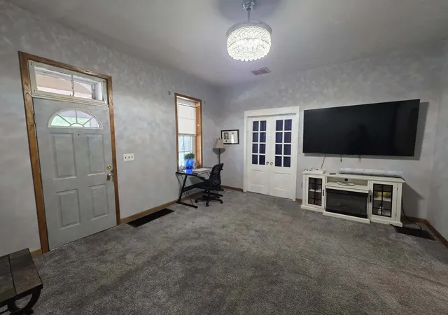 Photo 3 of Single family home for sale at 2035 Elm St, Quincy, IL 62301 | MLS# 12759791 | Listing updated on 2026-09-26