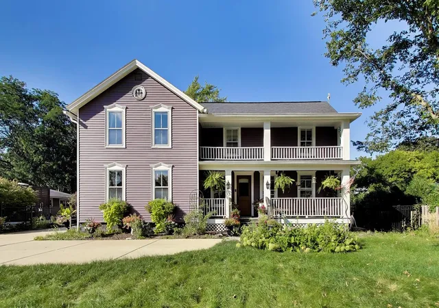 Photo 1 of Single family home for sale at 310 W Kirchhoff Rd, Arlington Heights, IL 60005 | MLS# 12759792 | Listing updated on 2026-09-21