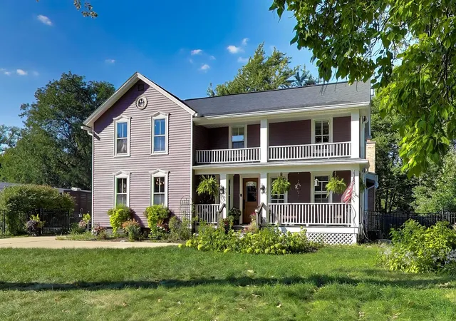 Photo 2 of Single family home for sale at 310 W Kirchhoff Rd, Arlington Heights, IL 60005 | MLS# 12759792 | Listing updated on 2026-09-21