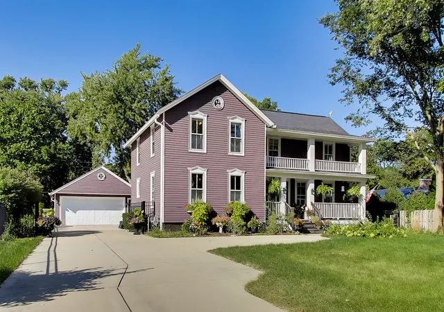 Photo 3 of Single family home for sale at 310 W Kirchhoff Rd, Arlington Heights, IL 60005 | MLS# 12759792 | Listing updated on 2026-09-21