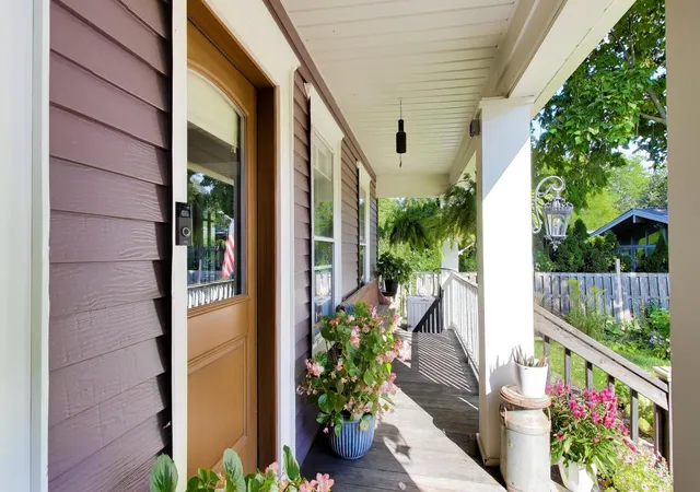 Photo 3 of Single family home for sale at 310 W Kirchhoff Rd, Arlington Heights, IL 60005 | MLS# 12759792 | Listing updated on 2026-09-21