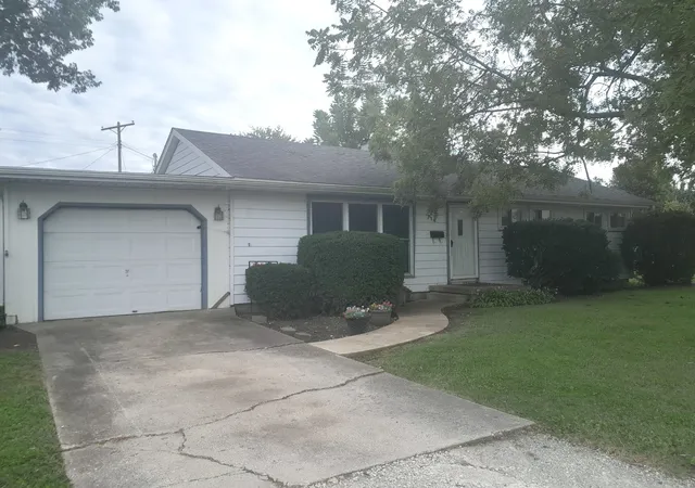 Photo 1 of Single family home for sale at 716 Westwood Dr, Ottawa, IL 61350 | MLS# 12759794 | Listing updated on 2026-09-30
