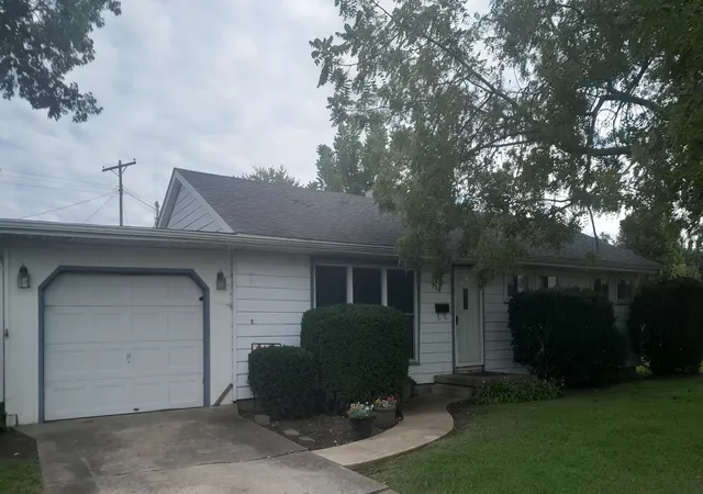 Single family home for sale at 716 Westwood Dr, Ottawa, IL 61350 | MLS# 12759794