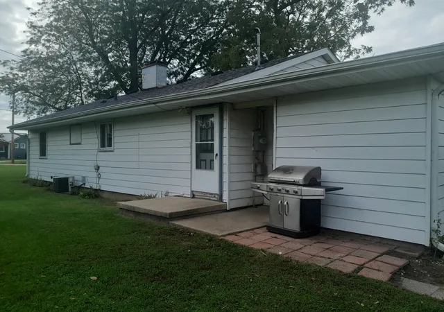 Photo 4 of Single family home for sale at 716 Westwood Dr, Ottawa, IL 61350 | MLS# 12759794 | Listing updated on 2026-09-30