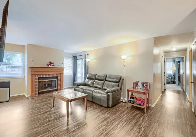 Photo 3 of Townhouse for sale at 75 Larch Ct #Z1, Schaumburg, IL 60193 | MLS# 12759797 | Listing updated on 2026-09-23