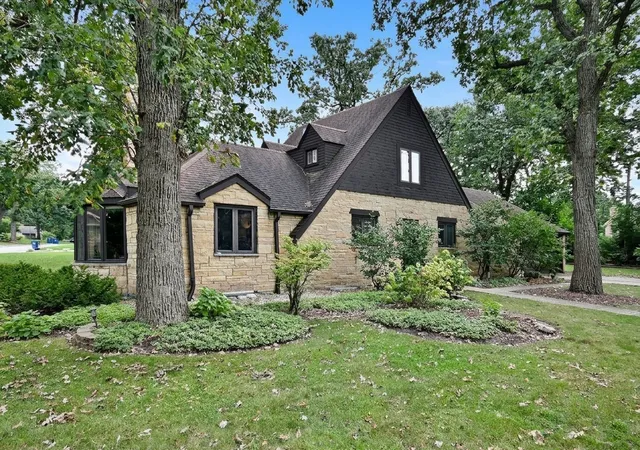 Photo 2 of Single family home for sale at 478 S Hampshire Ave, Elmhurst, IL 60126 | MLS# 12759806 | Listing updated on 2026-10-06