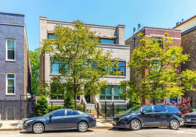 Photo 3 of Condo for sale at 1321 N Bosworth Ave #1S, Chicago, IL 60622 | MLS# 12759808 | Listing updated on 2026-10-08
