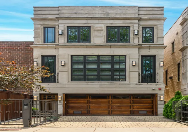 Photo 1 of Single family home for sale at 707 W Gordon Ter, Chicago, IL 60613 | MLS# 12759815 | Listing updated on 2026-09-21