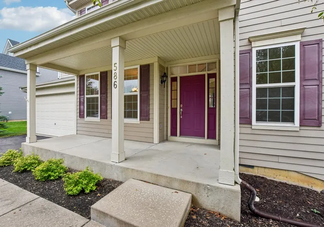 Photo 2 of Single family home for sale at 586 Wexford Dr, Elgin, IL 60124 | MLS# 12759816 | Listing updated on 2026-09-24