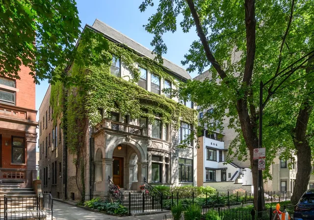 Photo 2 of Condo for sale at 556 W Arlington Pl #3, Chicago, IL 60614 | MLS# 12759821 | Listing updated on 2026-09-27
