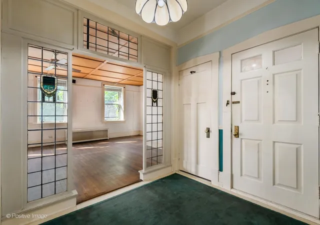 Listing Photo 4 - Condo for sale in building located at 556 W Arlington Pl, Chicago, IL 60614 - Unit #3