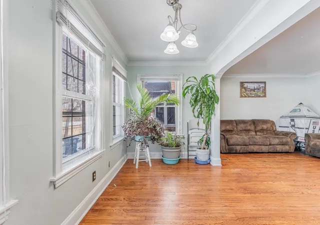 Photo 4 of Single family home for sale at 1333 Willow Ave, Des Plaines, IL 60016 | MLS# 12759822 | Listing updated on 2026-10-06