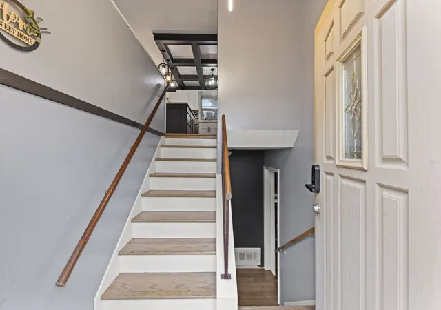 Photo 3 of Single family home for sale at 1307 Edgerton Dr, Joliet, IL 60435 | MLS# 12759826 | Listing updated on 2026-10-07