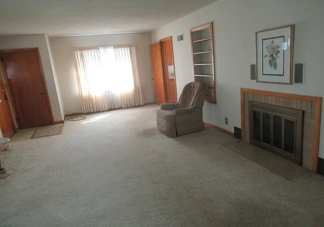 Photo 2 of Single family home for sale at 3004 E Laraway Rd, Joliet, IL 60433 | MLS# 12759838 | Listing updated on 2026-09-23