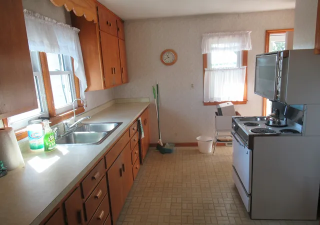 Photo 3 of Single family home for sale at 3004 E Laraway Rd, Joliet, IL 60433 | MLS# 12759838 | Listing updated on 2026-09-23