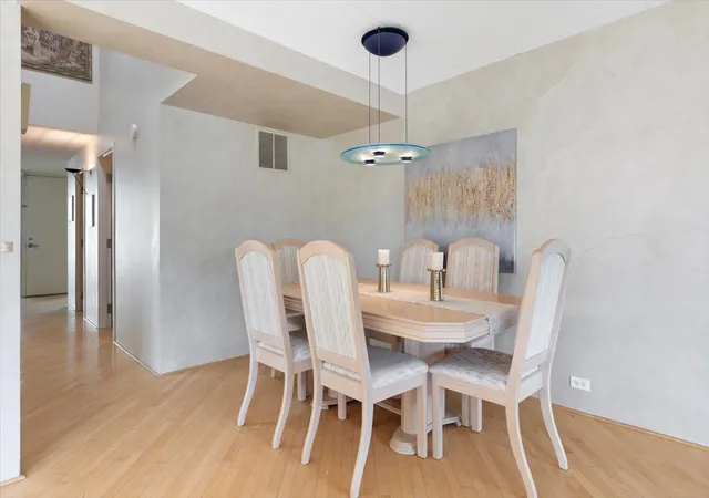 Photo 4 of Townhouse for sale at 133 Avon Rd, Northbrook, IL 60062 | MLS# 12759843 | Listing updated on 2026-10-28