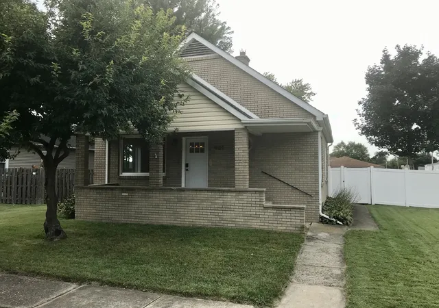 Photo 1 of Single family home for sale at 401 Oak St, Cedar Point, IL 61316 | MLS# 12759848 | Listing updated on 2026-09-20