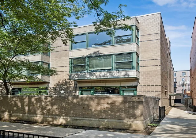 Photo 1 of Condo for sale at 916 W Fletcher St #C, Chicago, IL 60657 | MLS# 12759851 | Listing updated on 2026-09-22
