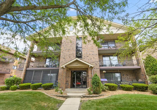 Condo for sale at 8124 169th Street #2E, Tinley Park, IL 60477 | MLS# 12759852