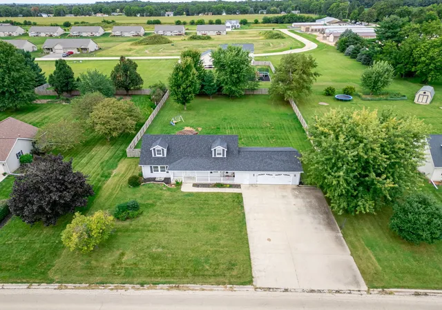 Photo 2 of Single family home for sale at 740 Timber Crk Rd, Dixon, IL 61021 | MLS# 12759859 | Listing updated on 2026-09-22