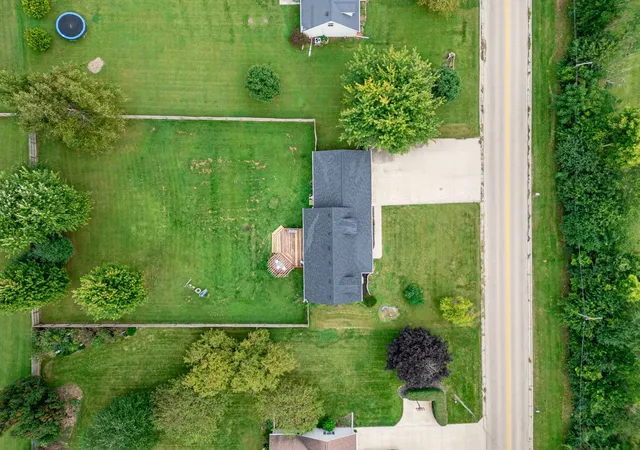 Photo 3 of Single family home for sale at 740 Timber Crk Rd, Dixon, IL 61021 | MLS# 12759859 | Listing updated on 2026-09-22