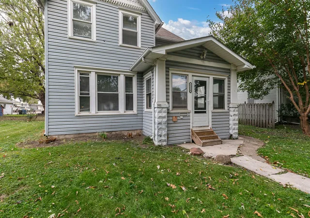 Photo 2 of Single family home for sale at 2214 W 2nd Street, Davenport, IA 52802 | MLS# 12759864 | Listing updated on 2026-10-20