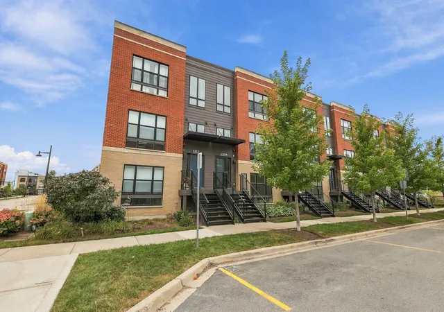 Photo 2 of Townhouse for sale at 1209 Lakepointe Dr, Schaumburg, IL 60173 | MLS# 12759868 | Listing updated on 2026-10-21