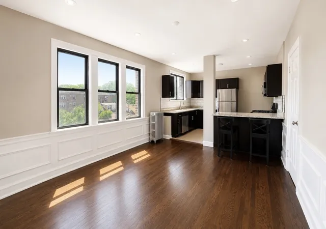 Photo 2 of Condo for sale at 5653 N Spaulding Ave #3E, Chicago, IL 60659 | MLS# 12759880 | Listing updated on 2026-09-16