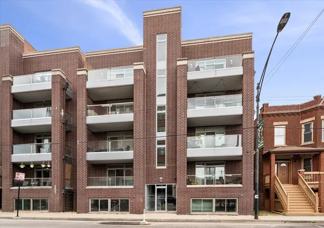 Condo for sale at 2707 W Belmont Ave #3W, Chicago, IL 60618 | MLS# 12759893