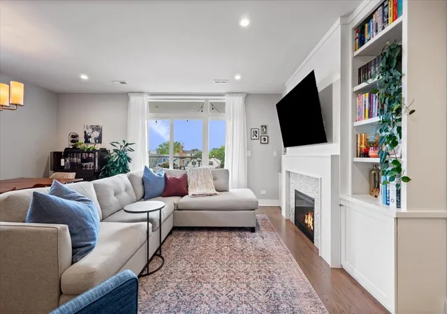 Photo 3 of Condo for sale at 2707 W Belmont Ave #3W, Chicago, IL 60618 | MLS# 12759893 | Listing updated on 2026-09-16