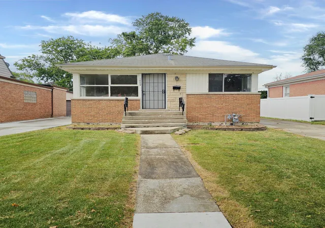 Photo 2 of Single family home for sale at 1444 Morris Ave, Berkeley, IL 60163 | MLS# 12759898 | Listing updated on 2026-10-05