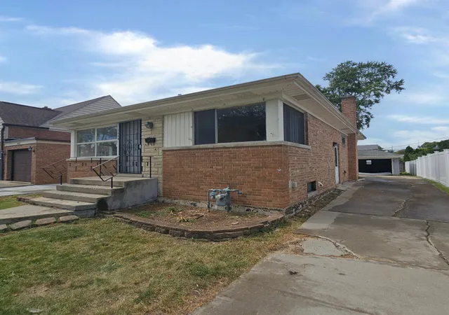 Photo 3 of Single family home for sale at 1444 Morris Ave, Berkeley, IL 60163 | MLS# 12759898 | Listing updated on 2026-10-05